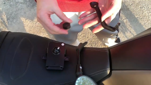 Holder HP Stang Spion Sepeda Motor & Holder Hand Phone Handle Bar Skuter 360°