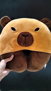Bantal Leher Capybara Headrest Penyanggah Leher Capybara Coklat