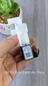 VAN CẤP NƯỚC ĐƠN MÁY GIẶT TOSHIBA CÓ NHỰA 3 VÒI MÀU TRẮNG 220V HÃNG RF