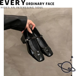 LiShops ใหม่ รองท้าแฟชั่น คุณผู้หญิงต้องดูุรองเท้าคัทชูสำหรับคุณผู้หญิง ดีไซน์เรียวสวยเสริมส้นเล็กน้อยใส่เดินง่าย มีสายรัดปรับระดับและมีสีให้เลือกเยอะด้วย สุดปังบอกเลยห้ามพลาด