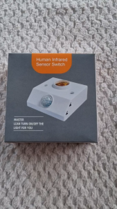 Đui đèn cảm ứng chuyển động hồng ngoại - tự động bật đèn khi có người đi qua đui E27 có nút gạt (Bảo hành chính hãng)