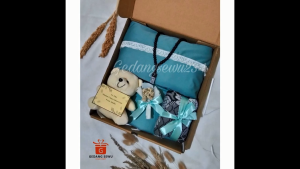 KADO WISUDA DENGAN HAMPERS HANTARAN / KADO UNNIVERSARY DENGAN HAMPERS HANTARAN