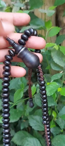 Tasbih Kayu Bertuah Teras Gemunggal 10mm Kelor Hitam Tenggelam di Air