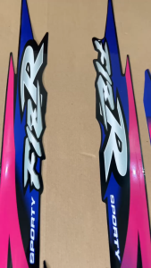 Striping Dual Tone Motor: Variasi Warna Stiker Motor Sporty