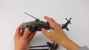 Mainan Helikopter & Pesawat Terbang LEO Black Hawk: Pilihan Mainan Edukatif Anak Laki-Laki