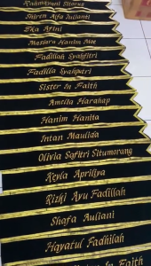 1 Hari Jadi Selempang Wisuda Bordir Nama Bludru Pita Gold dan Silver
