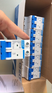 Aptomat MCB 1P 2P AC 220V CHINT 16A đến 63A át tép cb mcb bảo vệ chống ngắn mạch quá tải