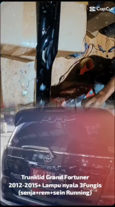 Trunklid Trung Lid Grand Innova 2012 2013 2014 2015 Lampu Nyala 3Fungsi tranglid trunlid Model Ganti Innova Impot Hitam welcome light senja rem