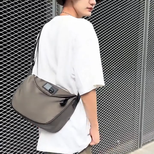 Comelnya Nylon Men Crossbody Bag Plain Waterproof New Korean Style Hot Beg Silang Lelaki Gaya Korea Hangat Terkini