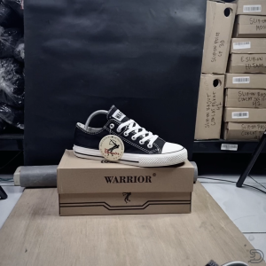 Sepatu Warrior Sekolah Anak SD SMP SMA Pendek Hitam Putih