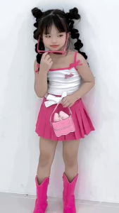 ชุดเด็กผู้หญิงน่ารัก เสื้อสายเดี่ยวผ้าร่อง กระโปรงอัดพลีทเอวผูกโบว์ น้ำหนัก10-30กิโล รหัสNNV