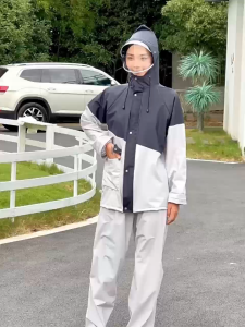 ☔ไม่มีน้ำรั่วสักหยด☔ชุดกันฝนพายุ เสื้อกันฝน ชุดกันฝนแบบหนา กางเกงกันฝน เสื้อ กางเกงและหมวก ชุดเสื้อกันฝน เสื้อกันฝนมีฮู้ด ชุดกันฝน เสื้อกันฝน ชุดกันน้ำ เสื้อกันฝนมอเตอร์ไซค์ เสื้อฝน เสื้อกันฝนชาย เสื้อกันฝนหญิง กันน้ำและทนทานมีแถบสะท้อนแสง