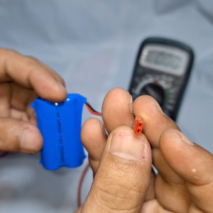 Baterai Charger Mainan Anak RC SPEAKER Li-ion 2X - 14500 7.4V 3000mAh Soket PUTIH PH - 2 PIN