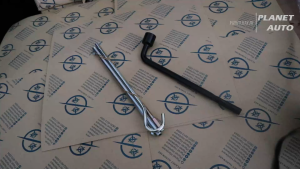 Set Paket Kunci Roda Mobil 21 mm & Pemutar Dongkrak Mobil