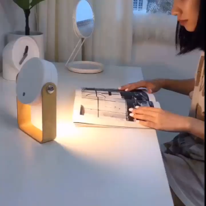 Đèn đọc sách đèn decor phòng ngủ CÓ thể gấp gọn dễ dàng quai gỗ.