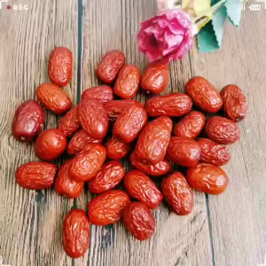 พุทราจีนเม็ดใหญ่ ขนาด 竹枣 เนื้อหนา แกนพุทราแดงมีขนาดเล็ก เนื้อแน่น
