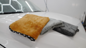 The Rag Company - The Wolf Pack 480GSM (40 cm x 40 cm) - Buttersoft Suede EdgePerfect for Buffing and Final Wipedown