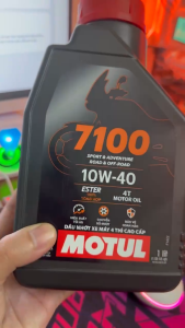 Dầu Nhớt Motul 7100 10w50 Chính Hãng Chuyên Dùng Xe Số Xe Côn Tay Mô Tô sử dụng 3000km