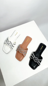 Pennay Mirella Sandal Wanita Flat / Teplek