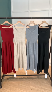 D11841 Classic Flare Sleeveless Knit Dress