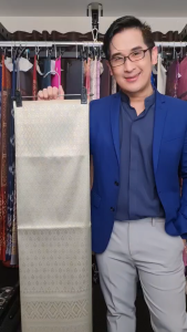 30.ผ้าฝ้าย ผ้าทอทั้งผืน ลายยกดอกโบราณสีทอง