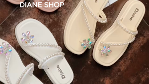 Women's Korean Fashion Flat Sandals: Round Toe Pearl Rhinestone & Thick-Soled Flip-Flops