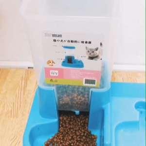 Automatic Pet Food Water Dispenser Feeder | Bekas Makanan Air Kucing Anjing RANDOM COLOUR