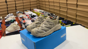 รองเท้าวิ่ง Ho--ka One One Hopara  สีครีม ทรงสวย ตรงปก สินค้าคุณภาพ พร้อมส่ง