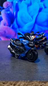 Diecast Miniatur Mainan Sepeda Motor Scooter NMax Metal Inersia
