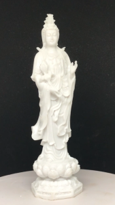 Tượng Đại Thế Chí Bồ Tát cao 20cm bằng đá đúc( nhiều màu). Trang trí trên ô tô tiểu cảnh bonsai ghép lũa để bàn trà phòng khách bàn làm việc thờ thần tài…