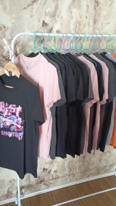 T-SHIRT WANITA DEWASA: Pilihan Bahan Kaos Nyaman & Desain Kaos Wanita Modern