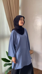 Hijas Kaos Tunic Polos Oversize Basic Casual / TUNIK AZKIA WANITA POLOS FULL KANCING TERBARU 2024 / ATASAN MUSLIM WANITA / Tunik kotak bluberry lengan panjang / tunik motip kotak jumbo / tunik bluebery terbaru 2024