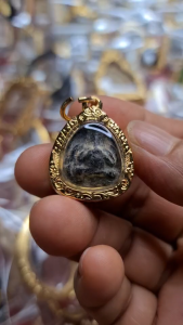 กรอบพระ ตลับพระ พระปิดตาเล็ก No2 สีทอง -K02  ขนาด 19*20*9 mm. งานหล่อทองเหลืองแท้ ชุบไมครอน เคลือบแลคเกอร์ไฟฟ้า แข็งแรง ไม่ลอกไม่ดำ แถมยางรอง