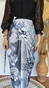 Rok lilit motif batik bawahan kebaya modren