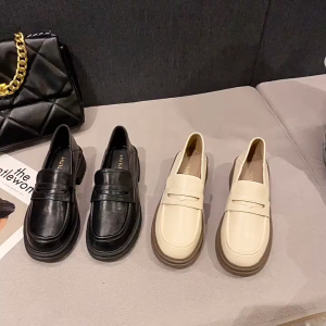 British style round head black thick soled womens small leather shoes 2024 autumn and winter new thick heel retro women loafers