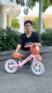 Xe thăng bằng có rổ đựng đồ cho bé kiểu Hàn xẻngxe chòi chân cho bé từ 2 đến 7 tuổi cao 90cm trở lên [Ship hoả tốc HCM]