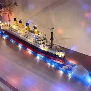 Mainan Kapal Titanic Mini Bricks Model Pesiar Edukasi DIY untuk Anak Laki-laki Usia 8-14 Tahun