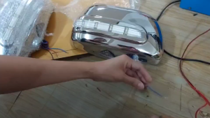 ครอบกระจกมองข้าง ชุบโครเมี่ยม + ไฟ LED สำหรับ โตโยต้า ไฟฟ้า 2005-2014 ราคาถูก ราคาส่ง ราคาโรงงาน