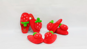 Sandal Kepala Karakter Strawbery Sandal Rumah Anti Slip