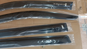 Toyota Innova ZENIX 2024 2025 2026 High Quality Black Door Visor Rain Visor Rain Gutter Window Visor
