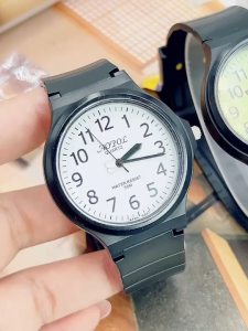 AOPOL นาฬิกาผู้ชาย แบรนด์แท้ กันน้ำได้ สายนาฬิกา ยางเรซิน ขนาด 40 มม