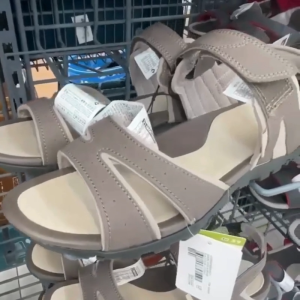 Quechua รองเท้าสำหรับใส่เดินป่า รองเท้าผู้หญิง สำหรับสวมใส่สบาย น้ำหนักเบา พื้นรองเท้ายางกันลื่น ลูกค้า Quechua