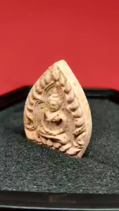 大名鼎鼎泰皇家御封师傅皇家御用僧王龙婆昭坤玛哈苏拉萨招财圣物之一非常精美混合圣粉参槟榔榨圣料 座山佛牌(又称周所靠山佛老板佛富贵佛)附原装庙盒【Efficacious Wealthy Buddha Amulet】Thai Royal Master Monk Lp CK Maha SurasakWat Prado Nur Phong Phuttha Khun Mixed Chanmak Phra Chao Sua Amphawa Amulet ori.Temple Box