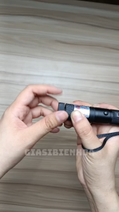 Đèn Pin Laser 303 Tia Đỏ Siêu Sáng Kèm Pin Và Sạc