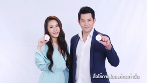 กิฟฟารีน เอดดัลไวส์ ไบรท์ ออล-เดย์ เพรสด์ พาวเดอร์ แป้งอัดแข็งสำหรับซับและควบคุมความมันส่วนเกินบนใบหน้า โดยไม่ทิ้งคราบระหว่างวัน เนื้อแป้งโปร่งแสง ละเอียด บางเบา l Edelweiss Bright All-Day Pressed Powder Giffarine