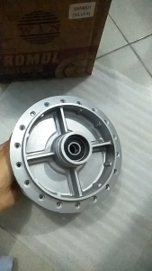 TROMOL BELAKANG SMASH SILVER+BEARING RODA MERK WIN
