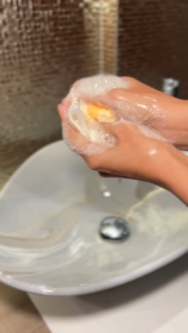 (พร้อมส่งจากไทย) ถุงตาข่ายตีฟอง ไนลอนเกรดพรีเมี่ยม พกพาง่าย ถูแล้วแล้วไม่บาดผิว หนา 2 ชั้น สีขาว ขนาด 9*11 ซม.บรรจุ 10 ใบ