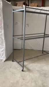 PT ( ราคาพิเศษ) ราวสนามตากผ้าเหล็กเหลี่ยม 150ซม. สีระเบิด /สีเเดง/ สีน้ำเงิน มีราว 9 เส้น เสาเหลี่ยม มีล้อ ราวแขวนผ้า