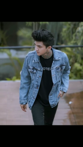 Jaket Jeans Ripped Pria Sandwash Polos: Bahan Denim Berkualitas