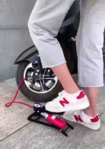 ปั๊มลมเท้า ที่ปั้มลมแบบเท้า สูบลมแบบเท้าเหยียบ สูบฟุตบอลพกพา ที่สูบลมมอเตอร์ไซค์ ที่สูบลมจักรยาน ที่สูบลมไฟฟ้า พกพาสะดวก